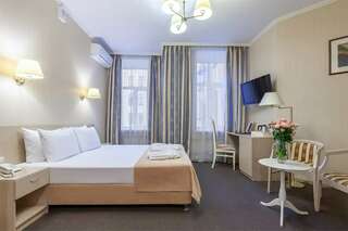 Гостиница Бристоль Санкт-Петербург Полулюкс с 2 односпальными кроватями или 1 двуспальной-1